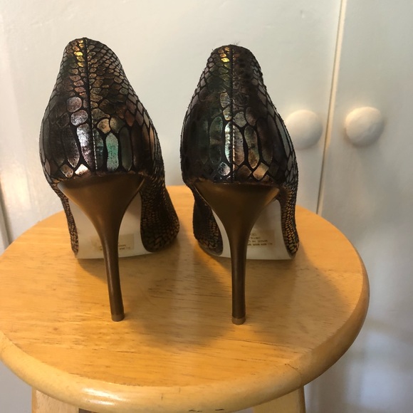 Miss Me Onyx-1 Multi Snake Pointed Toe Pump - Picture 3 of 6